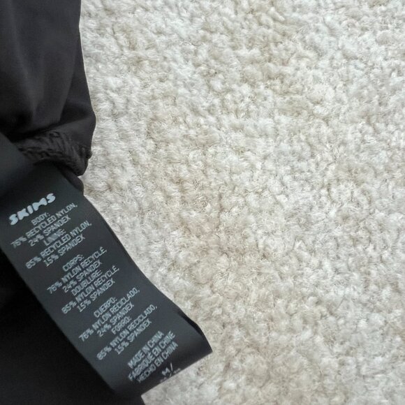 Skims Swim Sarong Cover Up Maxi Skirt in Onyx M Resort - Picture 7 of 8